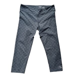 LL Bean Capri Leggings Gray & Black Design Size Medium